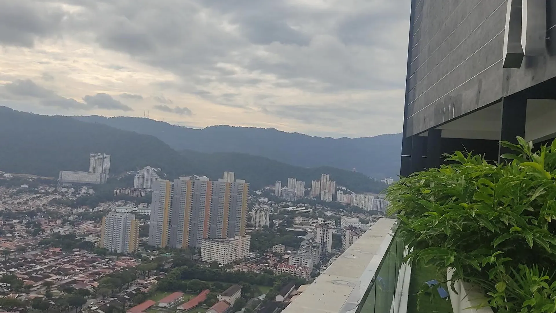 Urban Suites Jsw Studio 3 Rooms Commercial Condo Jelutong Malásia